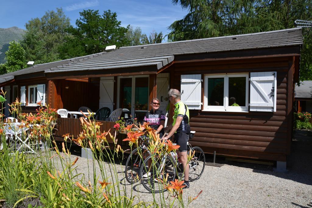 A La Rencontre Du Soleil - Camping Le Bourg-dʼOisans Exterior foto