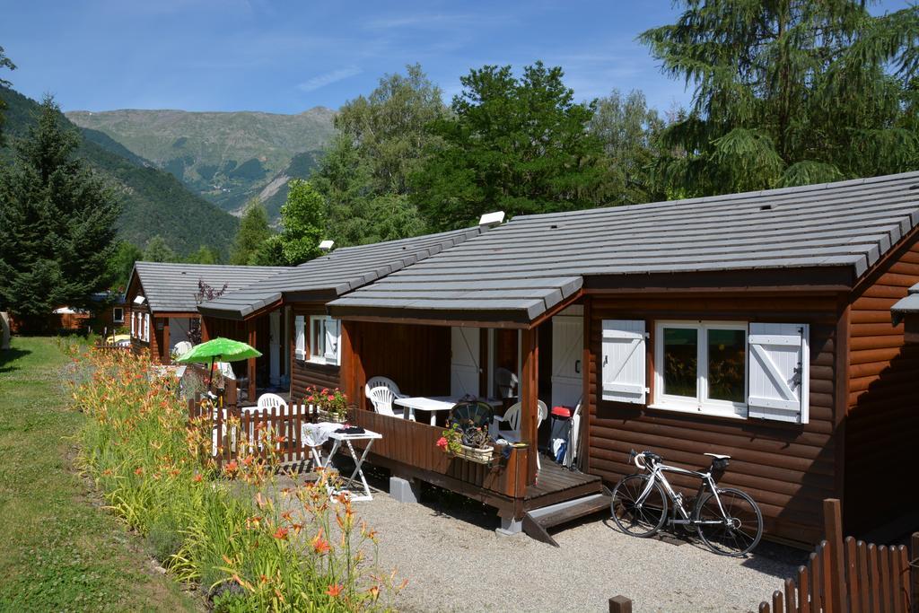 A La Rencontre Du Soleil - Camping Le Bourg-dʼOisans Exterior foto