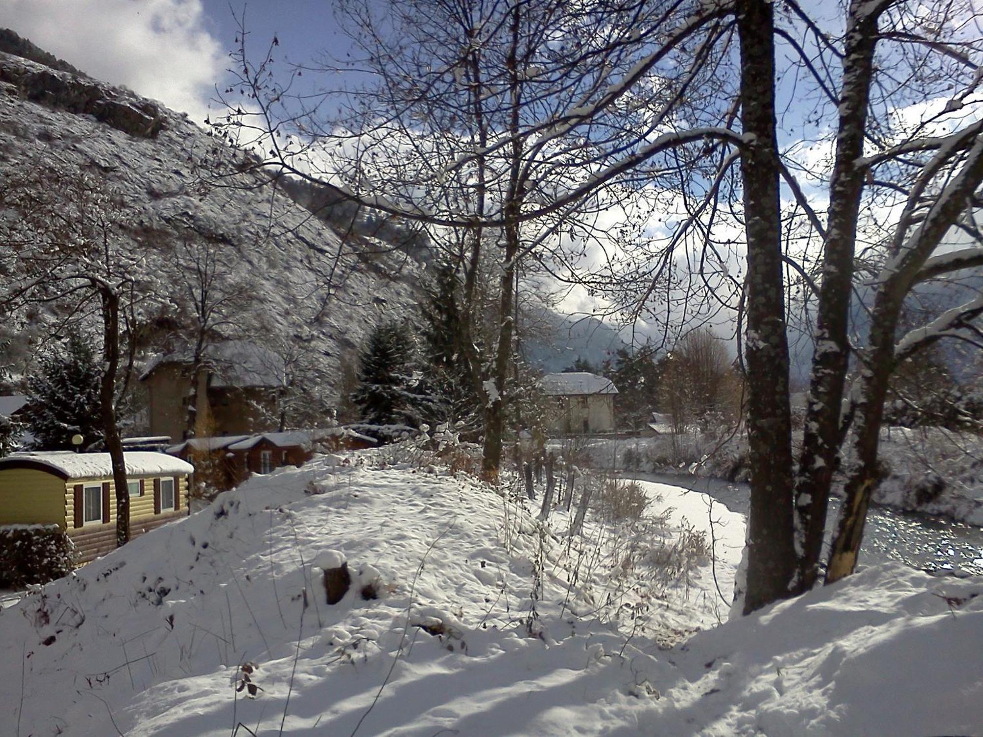 A La Rencontre Du Soleil - Camping Le Bourg-dʼOisans Exterior foto