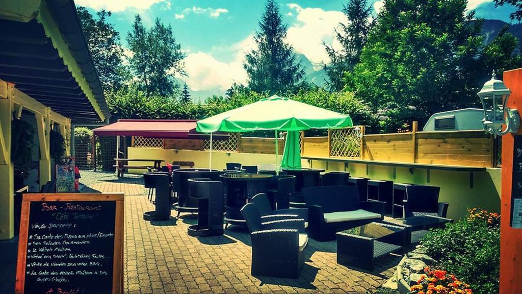 A La Rencontre Du Soleil - Camping Le Bourg-dʼOisans Exterior foto
