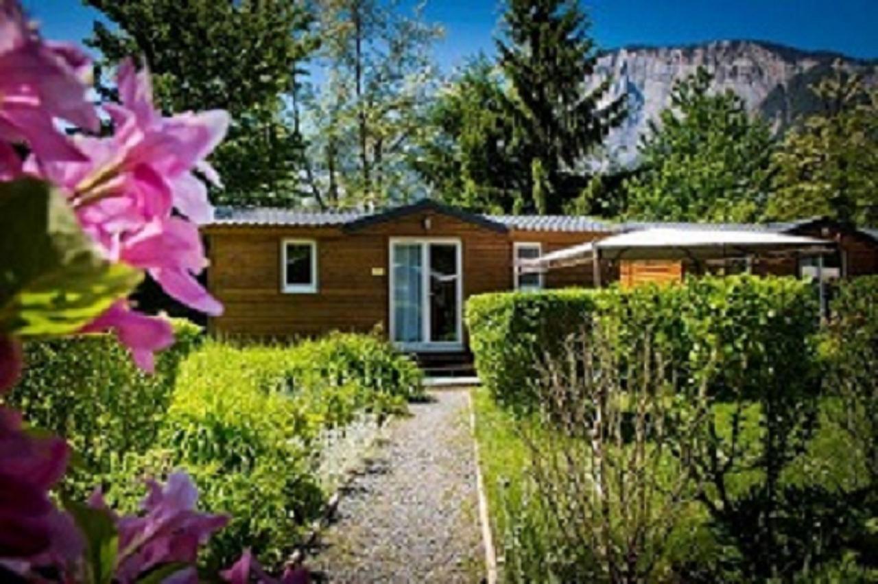 A La Rencontre Du Soleil - Camping Le Bourg-dʼOisans Exterior foto