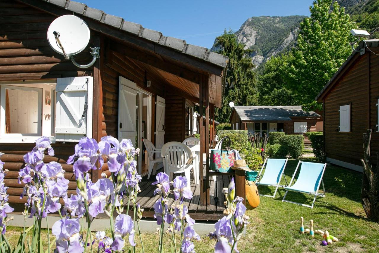A La Rencontre Du Soleil - Camping Le Bourg-dʼOisans Exterior foto